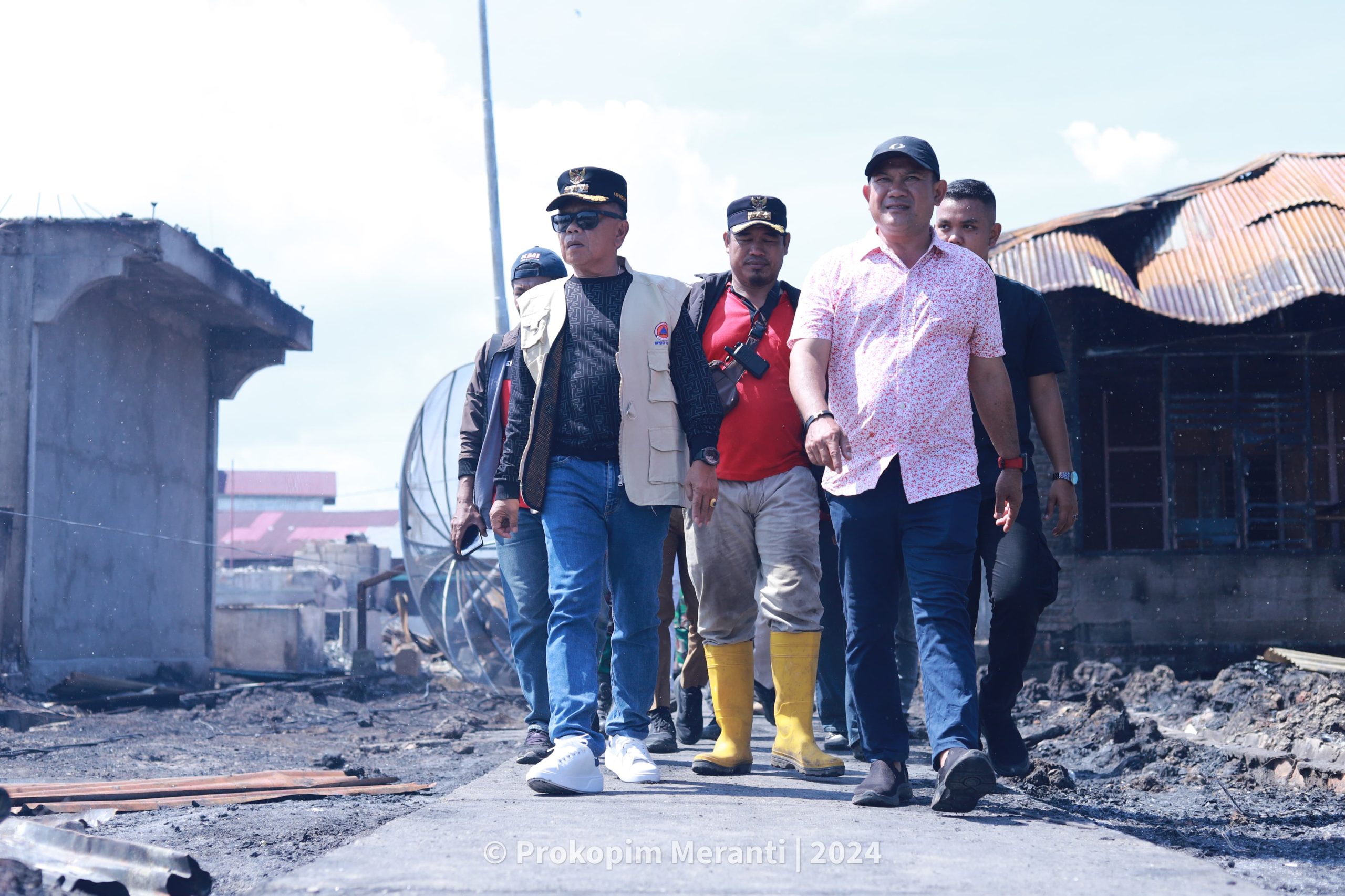 Plt Bupati Meranti, H Amsar tinjau lokasi kebakaran di Desa Bandul