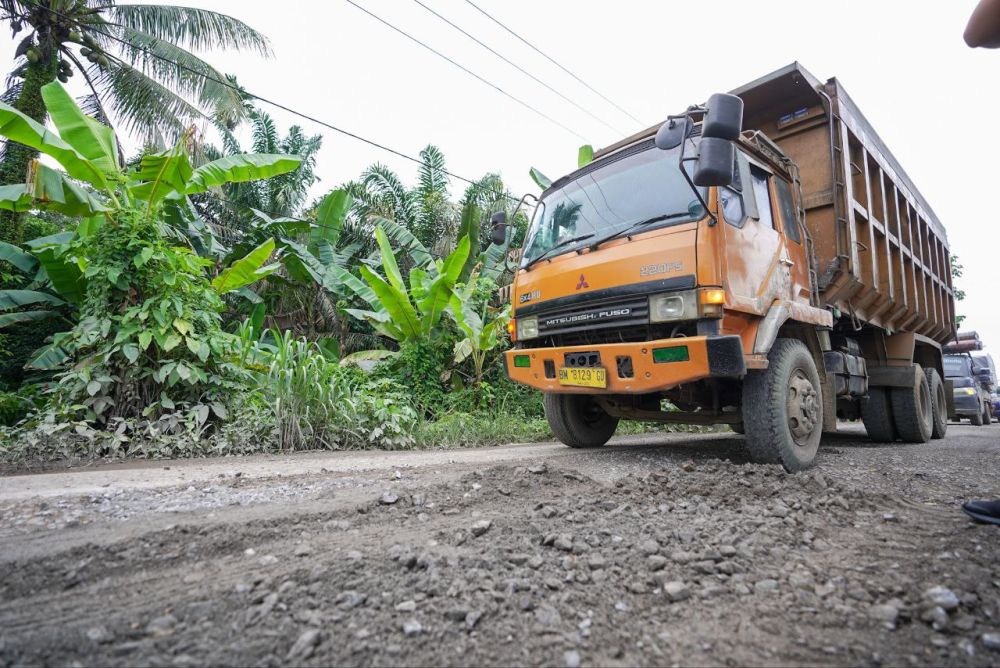 Kendaraan melebihi tonase yang melintasi jalan Inhu-Inhil