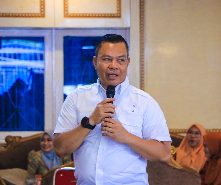 Pj Bupati Batu Baru Nizhamul saat di rumah dinas wali kota Pekanbaru pada 9 Maret 2024. Foto: Istimewa.