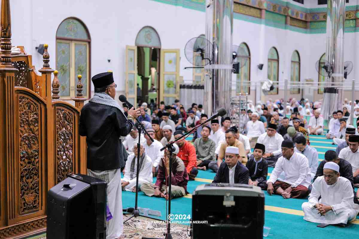 Plt Bupati Kepulauan Meranti, Asmar di Masjid Agung Darul Ulum Selatpanjang