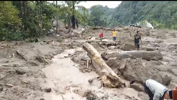 Kawasan terdampak banjir di Sumbar/Detik