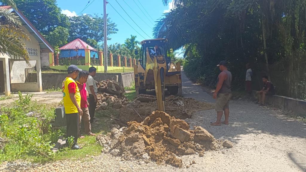 Perbaikan jalan rusak di Kuansing