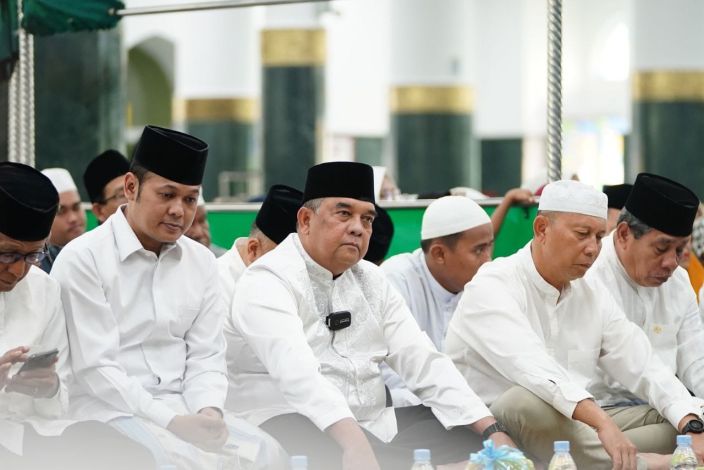 Gubernur Riau Hadiri Isra Miraj di Masjid Raya Annur, KH Syauqi MZ Jadi Penceramah.