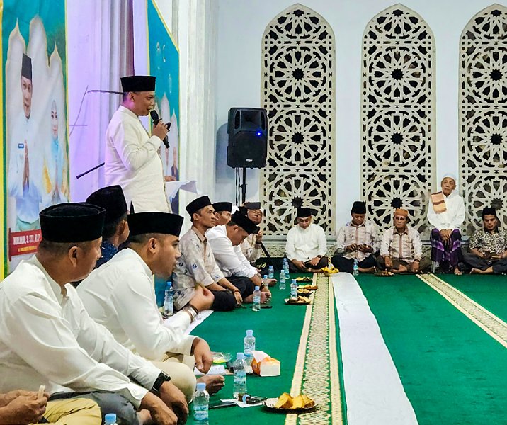 Pj Wali Kota Pekanbaru Muflihun saat Safari Ramadan di Masjid Mukhlisin, Air Dingin, Senin (1/4/2024). Foto: Istimewa.