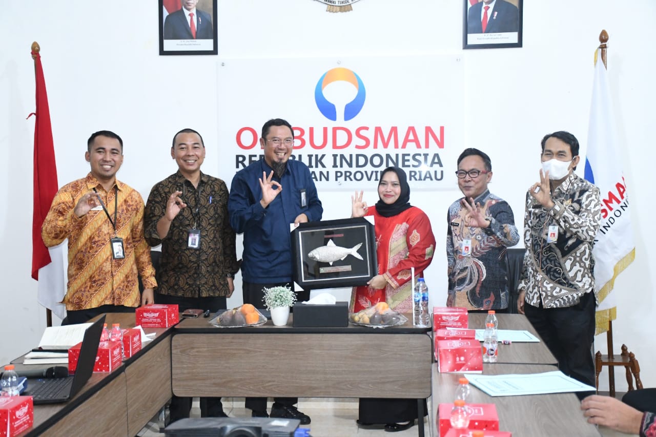 Bupati Kasmarni dan jajaran bersama Ketua Ombudsman Riau