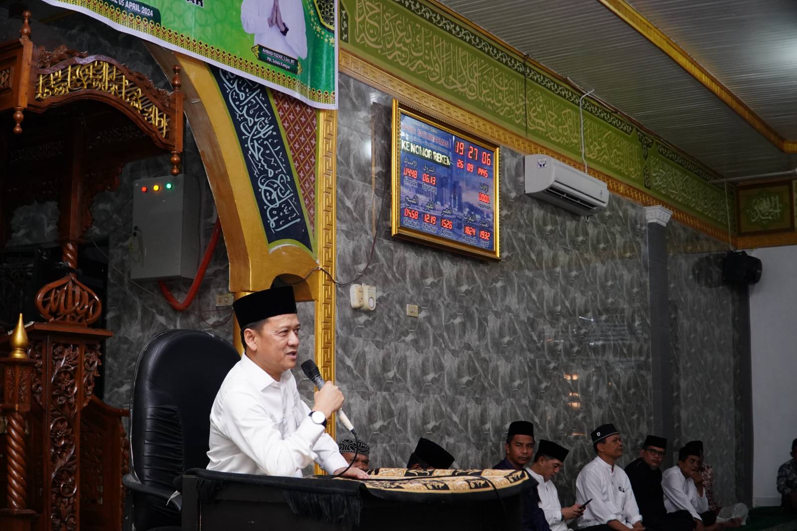 Pj Bupati Hambali saat safari ramadan