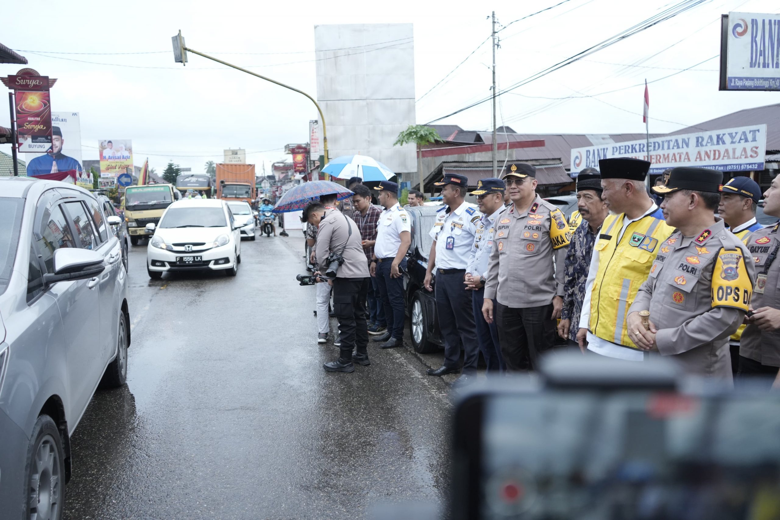 Uji coba jalur satu arah Bukittinggi-Padang kemarin/Reportaseinvestagasi.com