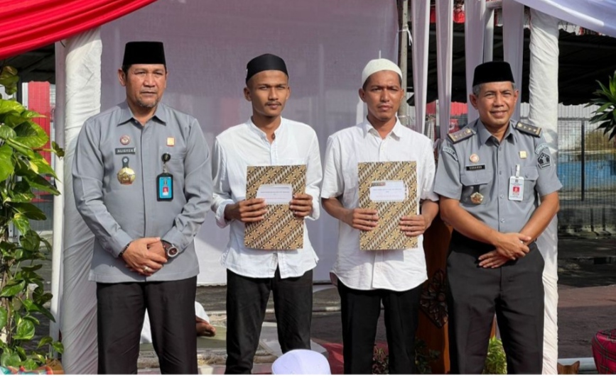 Penyerahan SK Remisi Idul Fitri pada Napi di Riau