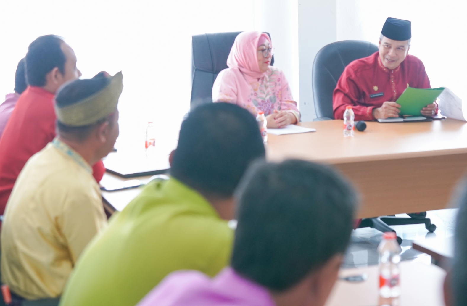 Plt Kepala Dinas Lingkungan dan Kehutanan (LHK) Provinsi Riau, M Job Kurniawan di UPT Laboratorium Lingkungan