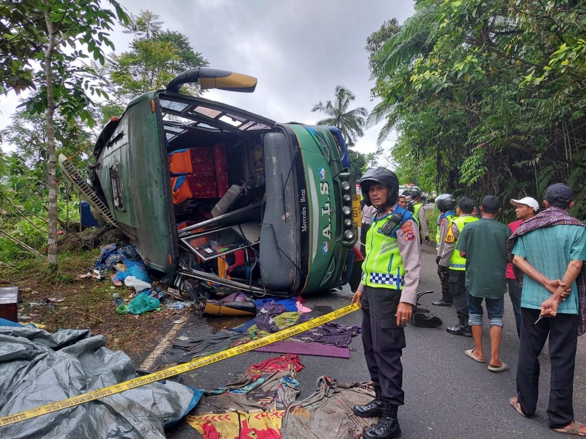 Bus ALS yang mengalami kecelakaan 15 April yang lalu di Malalak Agam