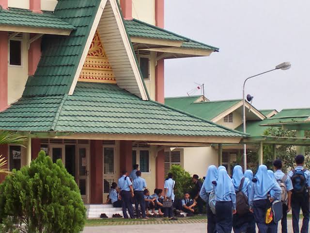 SMA Plus Provinsi Riau