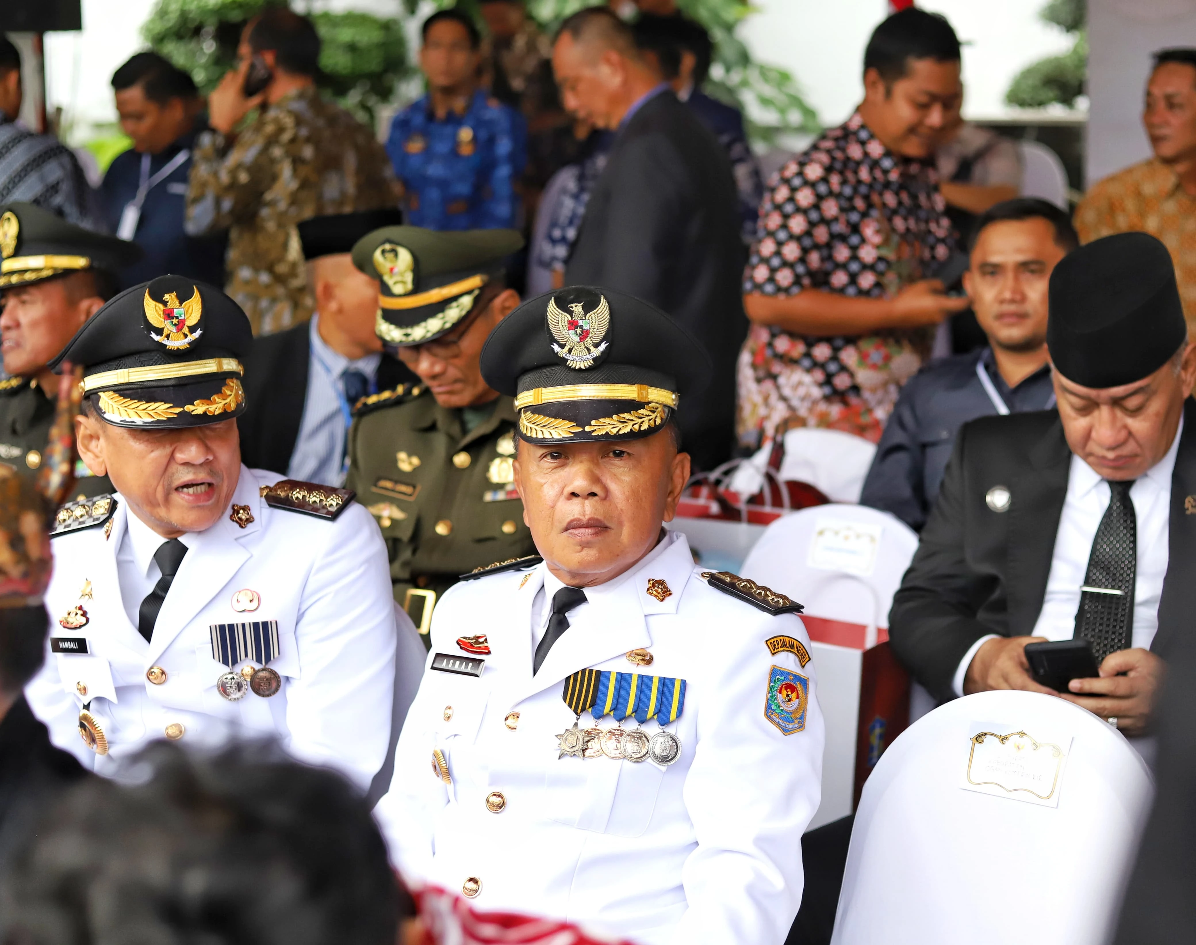 Bupati Kepulauan Meranti, H Asmar saat mengikuti upacara peringatan otonomi daerah