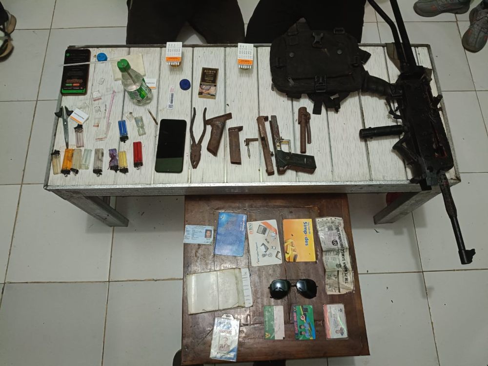 Senjata api rakitan dan narkoba yang diamankan petugas di Tanjung Medan Rokan Hilir