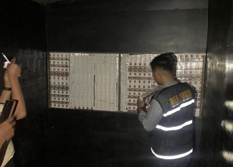 Rokok Ilegal di Pelabuhan Roro Telaga Punggur