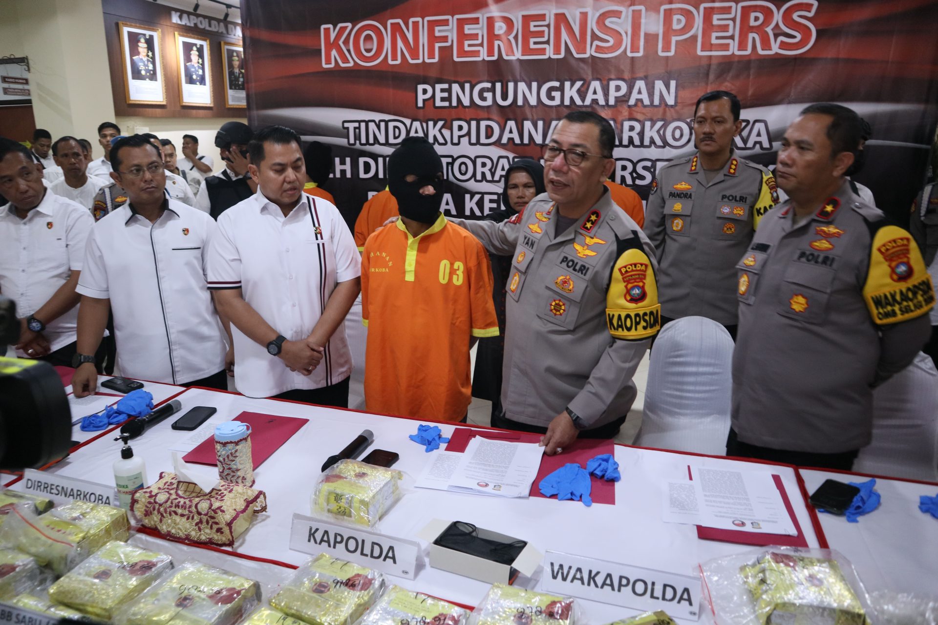 Konferensi Pers Polda Kepri