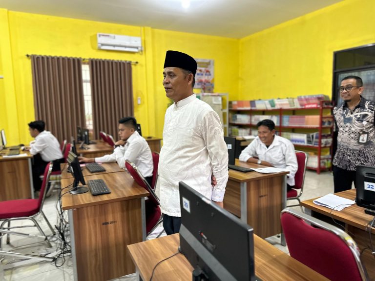 Pj Bupati Kampar, Herman tinjau tes PPK