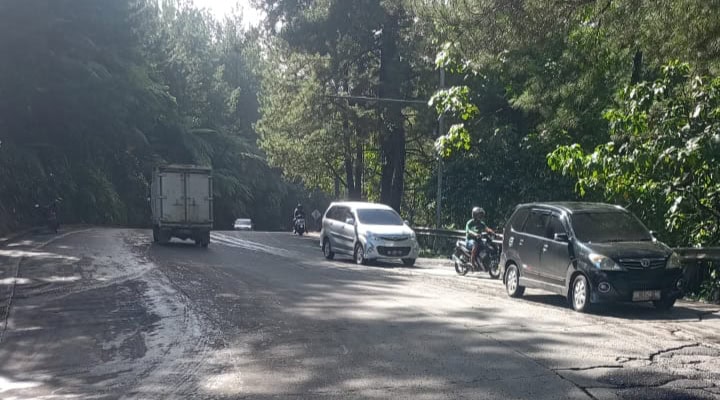 Jalan lintas Padang-Solok di Sitinjau Lauik/Katasumbar