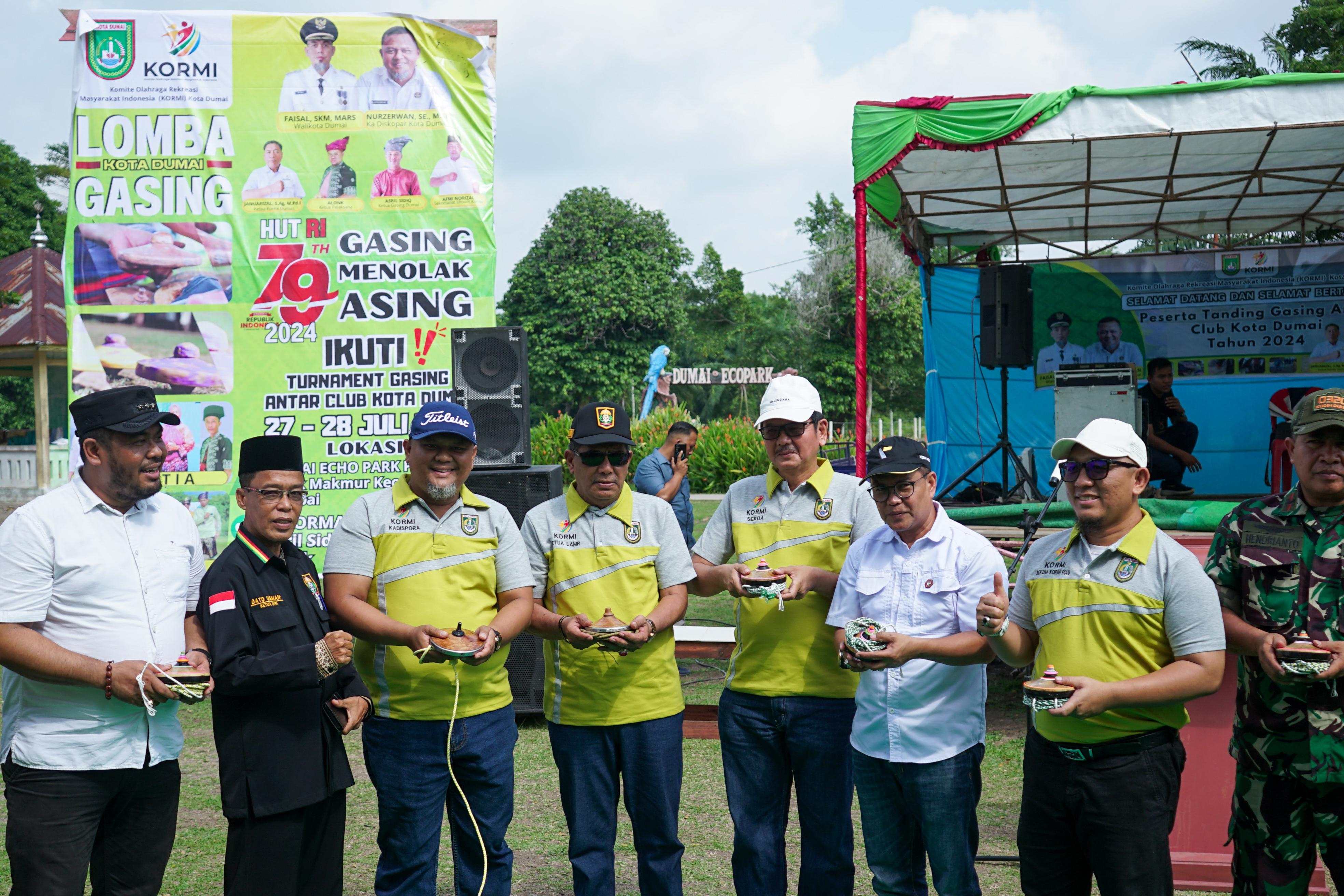 Pembukaan pertamdingan gasing di Dumai Ecopark