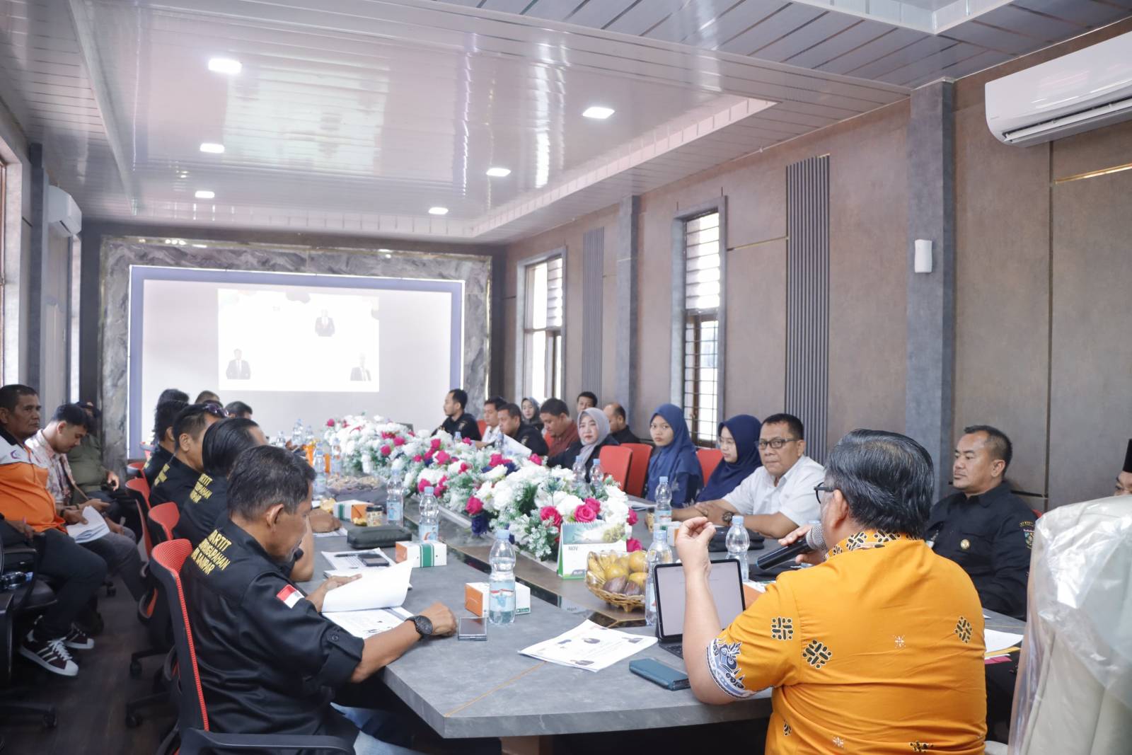 Rapat membahas UMK Kampar Tahun 2025