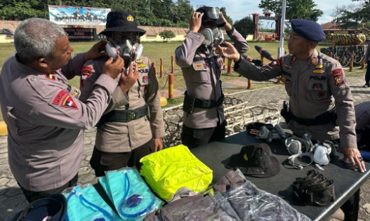 Apel pasukan dan pemeriksaan perlengkapan