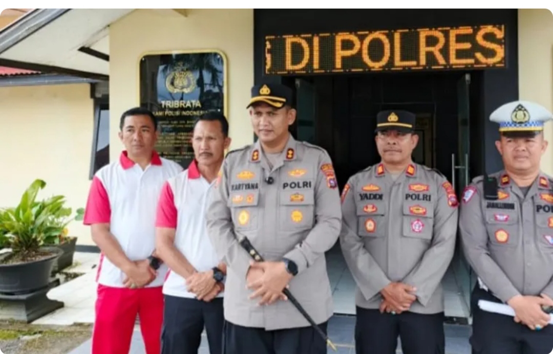 Kapolres Padang Panjang saat beri keterangan