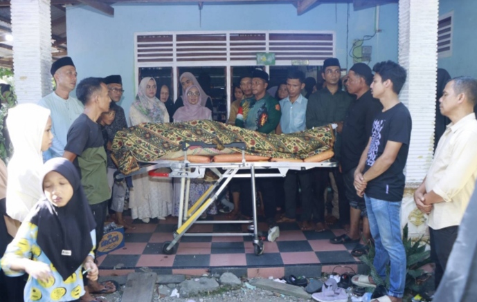 Pelapasan jenazah pendamping desa di Kampar yang meninggal dunia