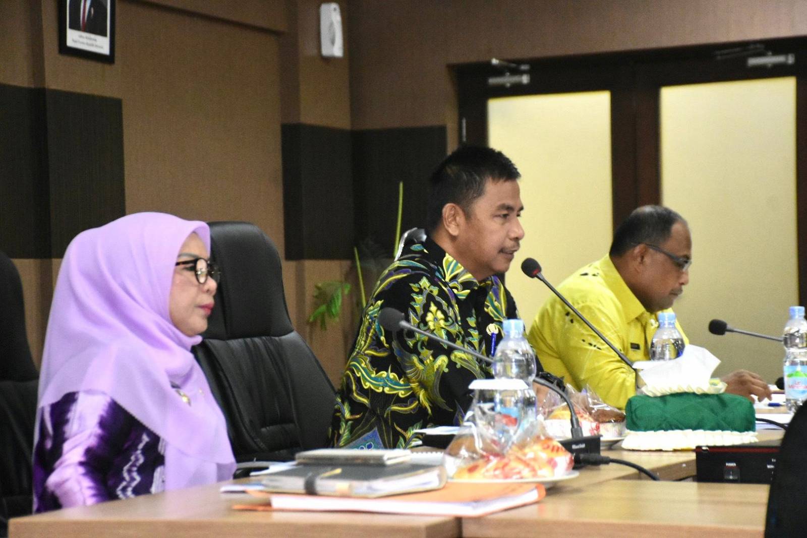 Bupati Kampar Ahmad Yuzar pimpin rapat dengan PD Kampar Aneka Karya