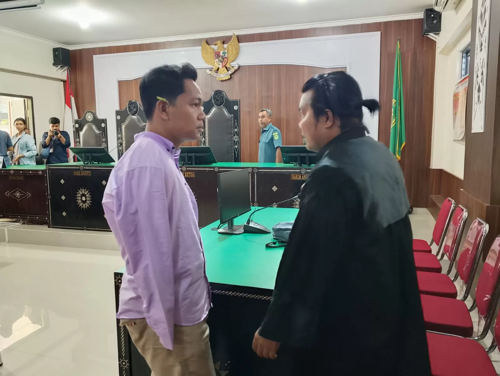 Agus saat sidang di PN Mataram/Lombokpost