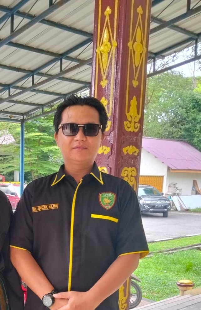 Abuzar, 10 Syawal 1446 H Koordinator Hukum dan Advokasi Dewan Pimpinan Pusat Laskar Hulubalang Melayu Bersatu (DPP- LHMB)