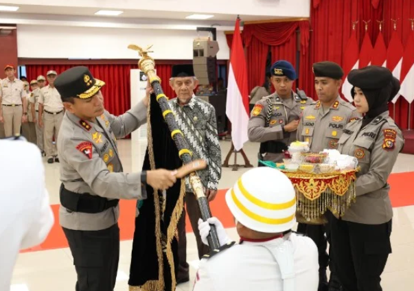 Polda Riau Gelar Upacara Pemuliaan Tribrata dan Penyucian Pataka