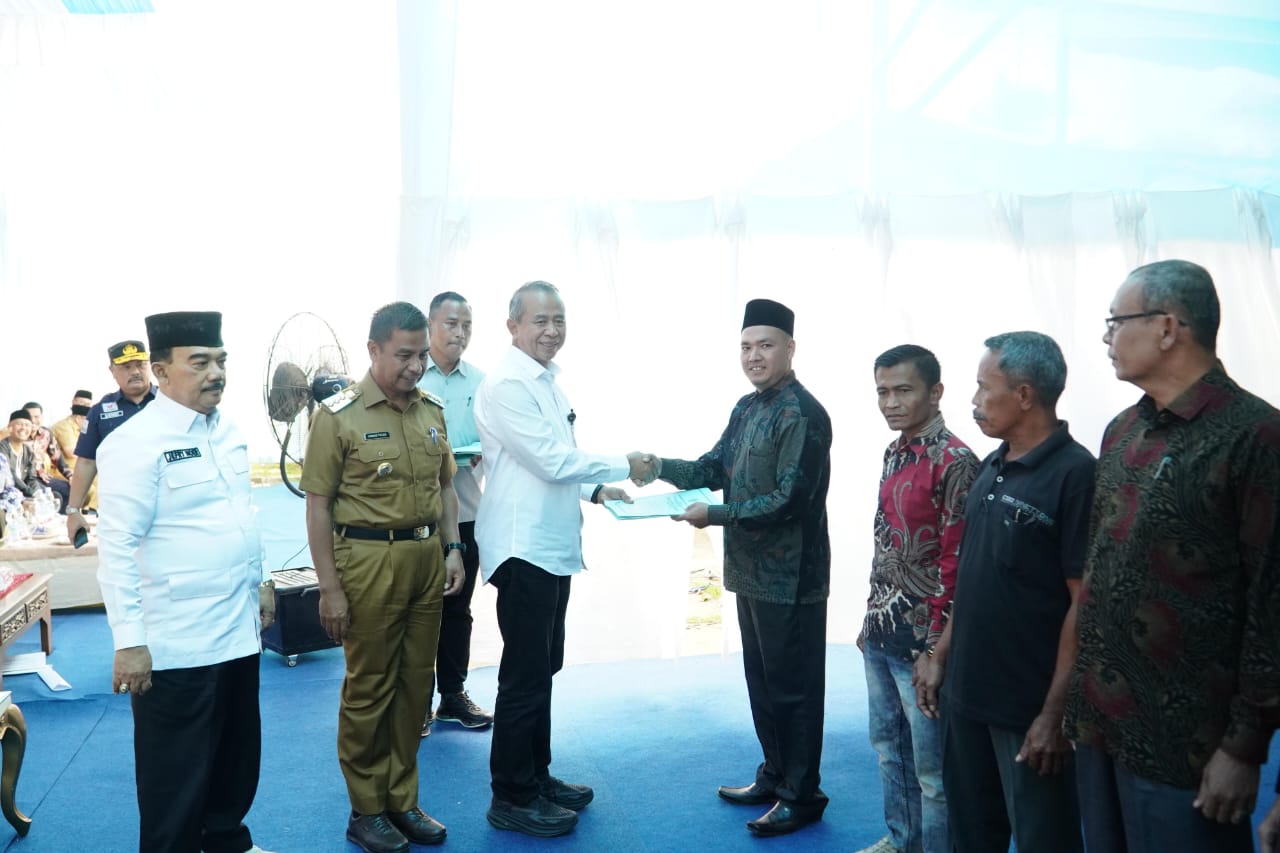Penyerahan SK Kopdes MP Bandur Picak Kampar