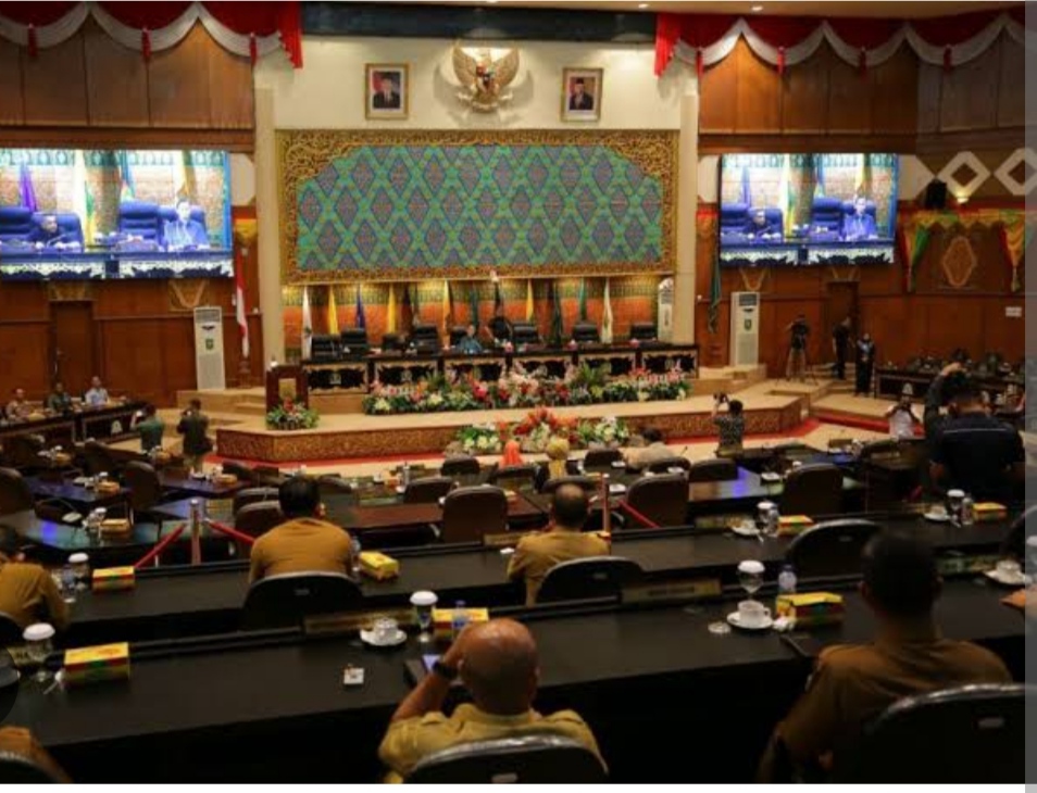 Rapat Paripurna DPRD Riau