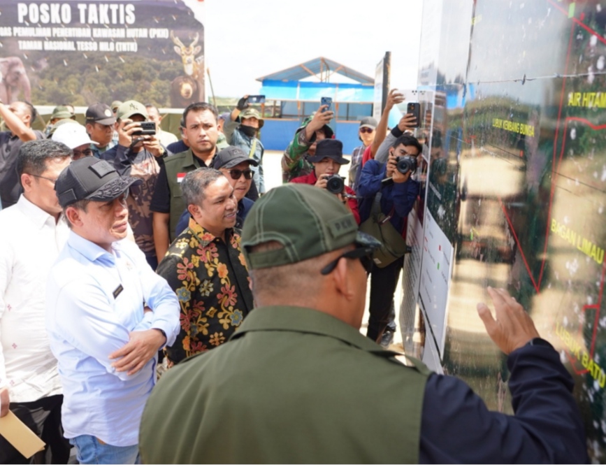 Menteri LH di Tesso Nilo, Faisol Nurofiq