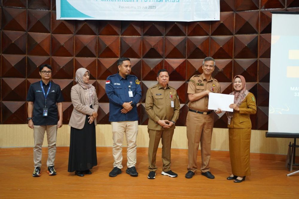 Penyerahan SK Pensiun PNS Pemprov Riau