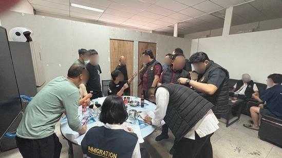 Proses deportasi WNA dari Batam