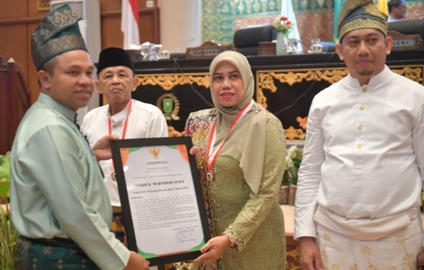 Dua Orang Tokoh Pejuang Asal Kabupaten Bengkalis Dapat Penghargaan Dari Gubenur Riau
