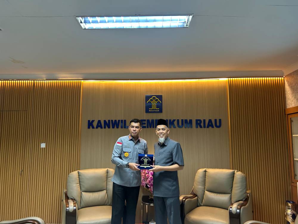 Pertemuan Kepala Kantor Wilayah Riau Kementerian Hukum RI, Rudy Hendra Pakpahan, dengan Wako Dumai Paisal
