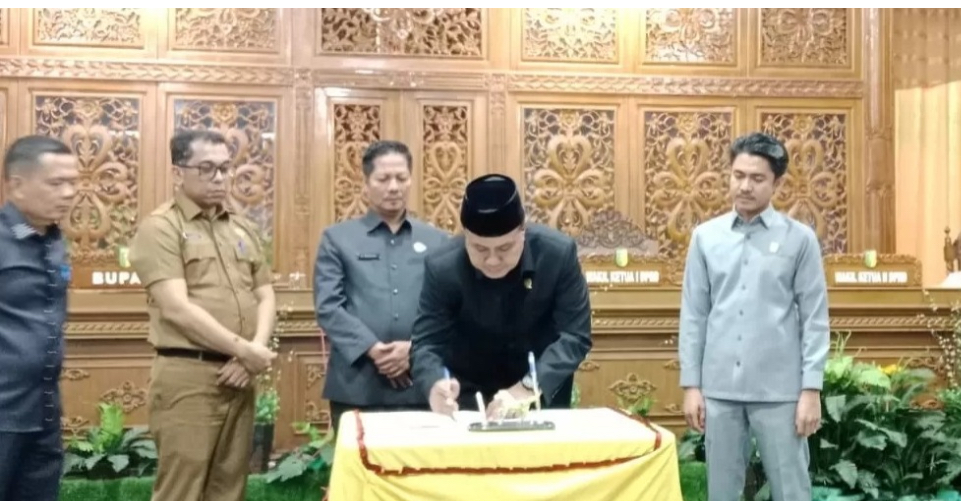 Wakil Bupati Kuansing H. Muklisin di DPRD