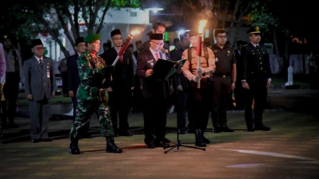 Sambut HUT RI ke 80, Pemkab dan Forkopimda Bengkalis Apel Renungan Suci di Makam Pahlawan