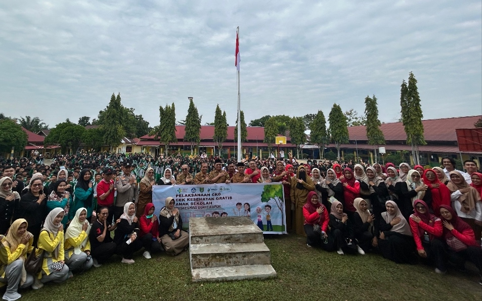 Peserta cek kesehatan gratis di Kota Dumai