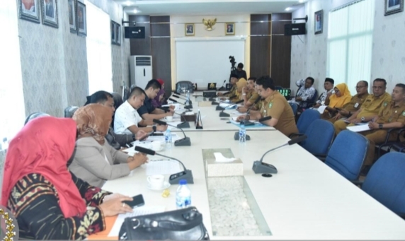 Komisi IV DPRD Kabupaten Bengkalis laksanakan rapat kerja bersama mitra kerja komisi IV membahas terkait evaluasi pelaksanaan program dan kegiatan APBD 2025 dan rencana kerja tahun 2026, Senin (25/08/2025). Komisi IV DPRD Kabupaten Bengkalis menunjukkan komitmennya terhadap pemerintahan yang partis