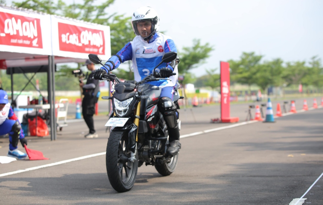 Simulasi berkendara aman Honda