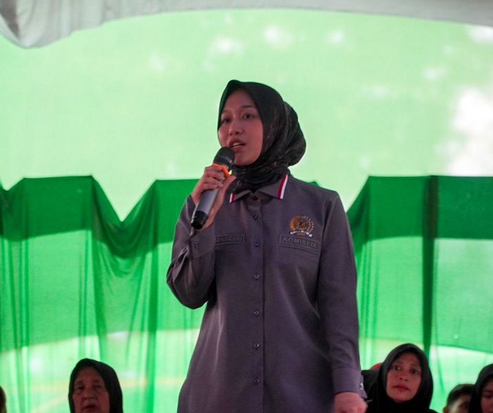 Anggota Komisi IX DPR RI Maharani saat sosialisasi MBG di Pekanbaru, Jumat (3/10/2025). Foto: Istimewa.