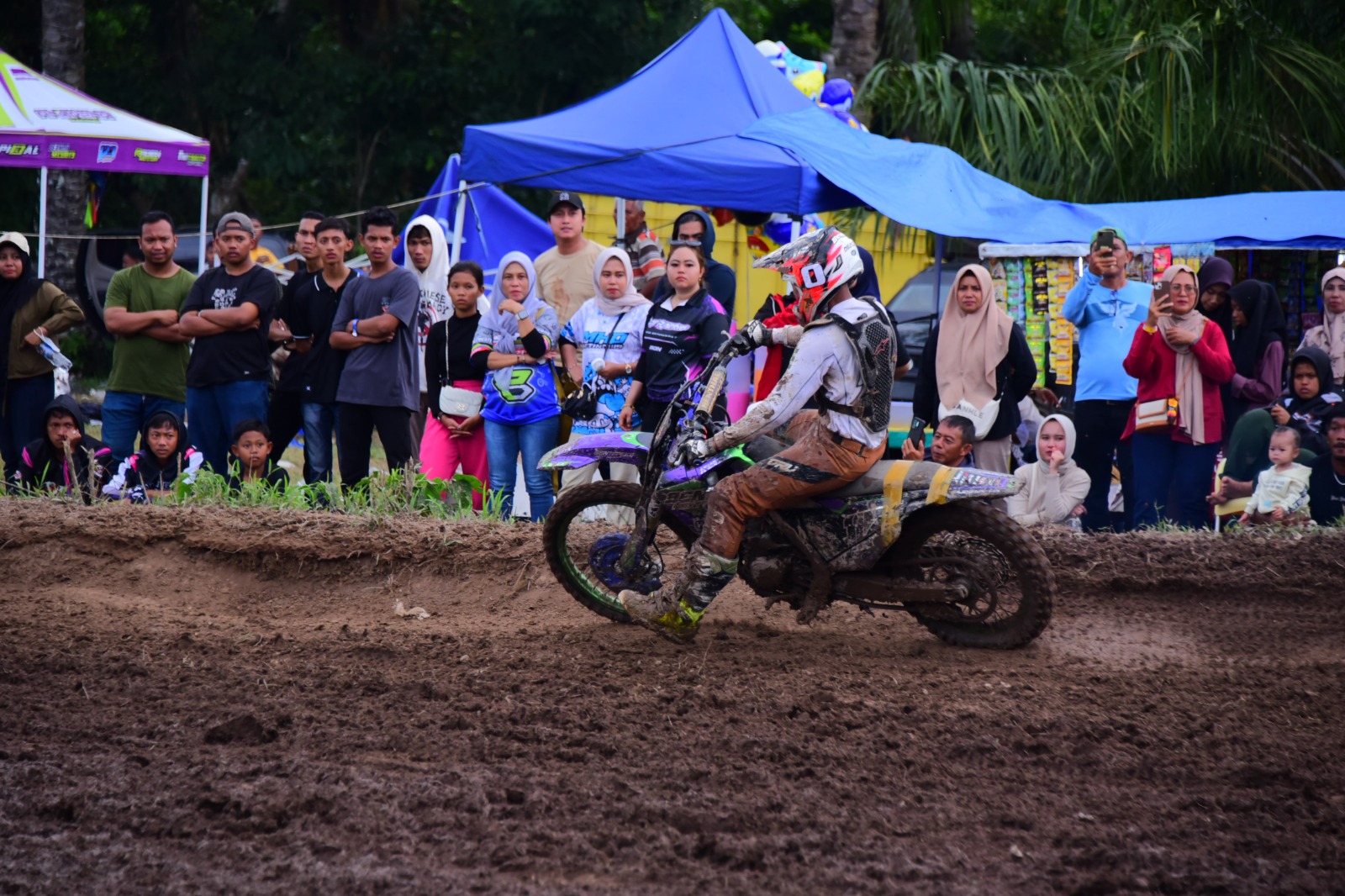 HUT TNI ke 80, Kejuaraan Motor Cross Danramil 01 Bengkalis Berlangsung Meriah
