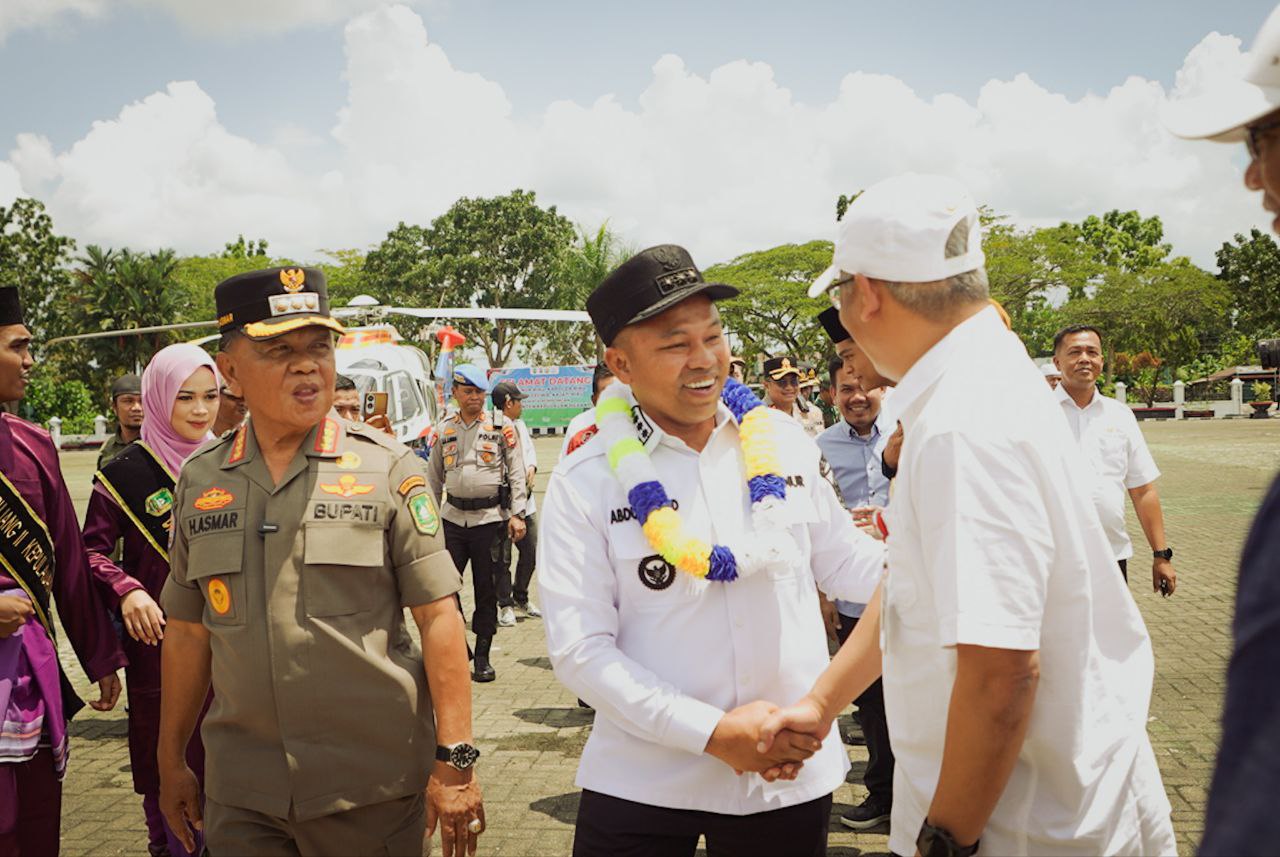 Kunjungan kerja Gubri Abdul Wahid di Meranti