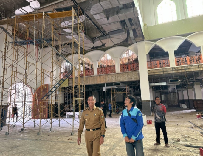 Bupati Kampar tinjau renovasi Islamic Center Bangkinang