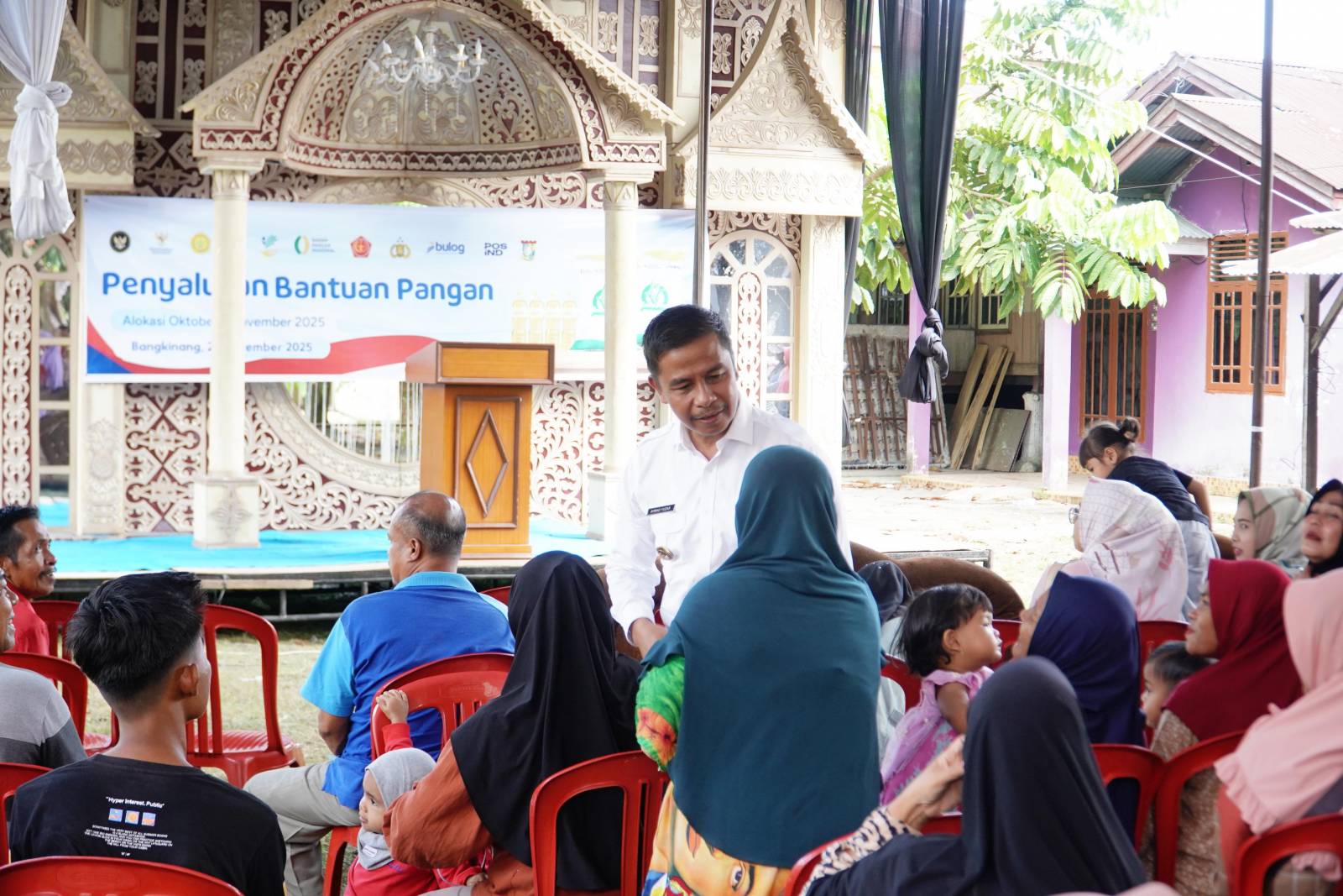 Penyaluran bantuan pangan pemerintah di Kampar