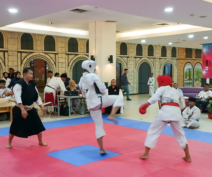 Pertandingan Kempo di Mal Pekanbaru, Sabtu (29/11/2025). Foto: Surya/Riau1.