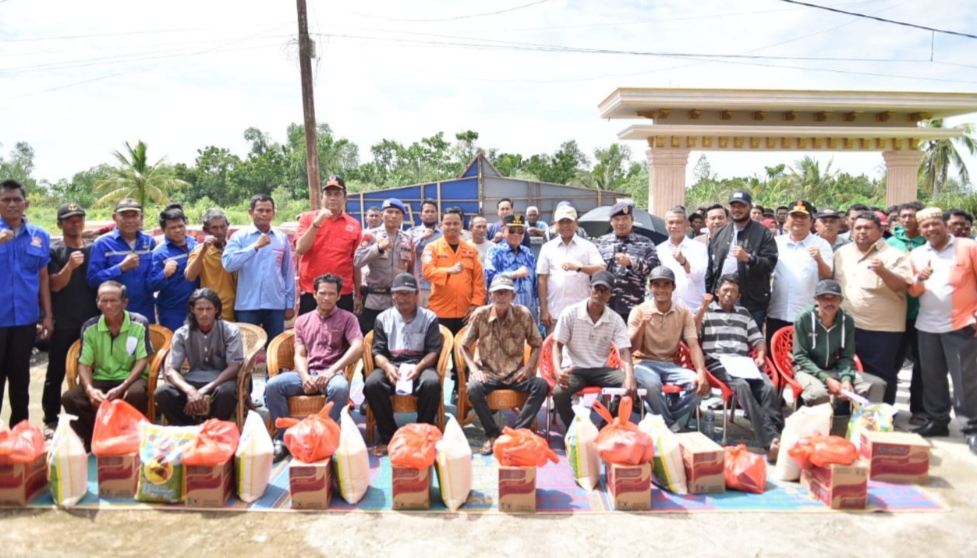 Nelayan Rokan Hilir dapat bantuan sembako