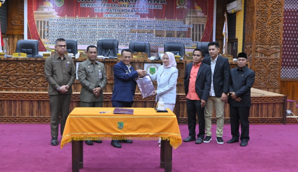 Rapat paripurna penetapan APBD Rokan Hilir